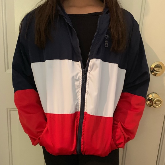 Brandy Melville Jackets & Blazers - Brandy Melville Windbreaker